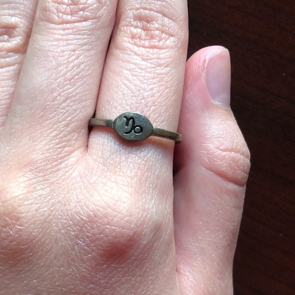 Capricorn ♑︎ Ring - Picture 2 of 2